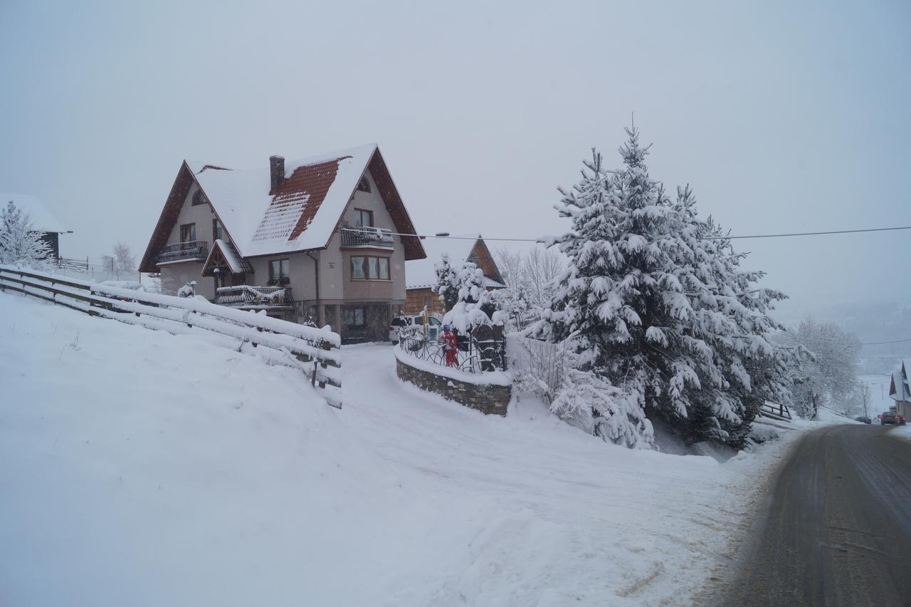 Apartamenty I Pokoje Rodzinne Czarna Gora Exterior photo