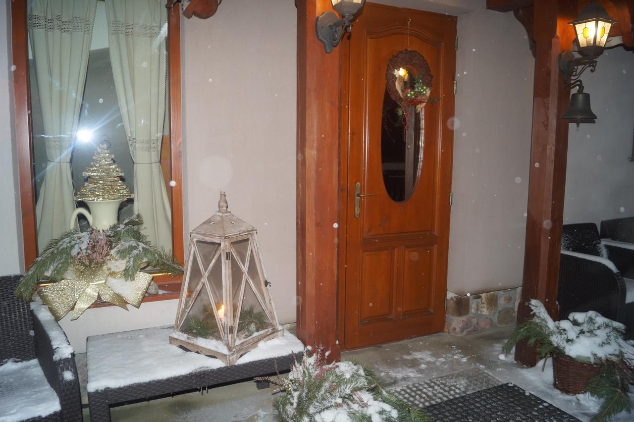 Apartamenty I Pokoje Rodzinne Czarna Gora Exterior photo